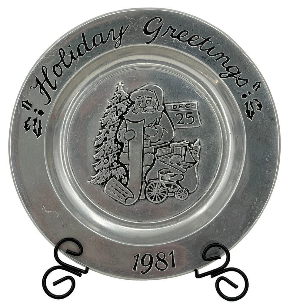 Wilton Pewter Holiday Greetings Santa Plate Vintage 1981 Wall Hanger 7.5 Inch